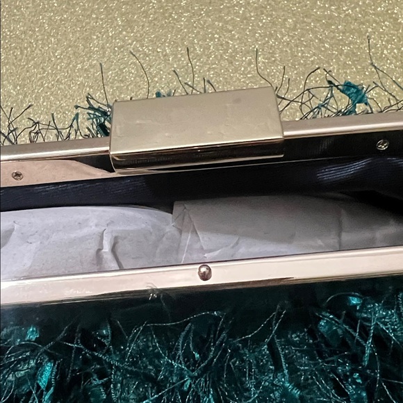 New Emerald Feather Evening Clutch - Picture 6 of 15